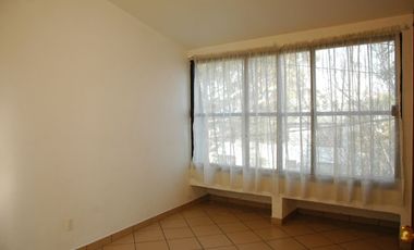 Casa en renta en Magisterial Vista Bella, a 3 min de la Maddox y Mundo E