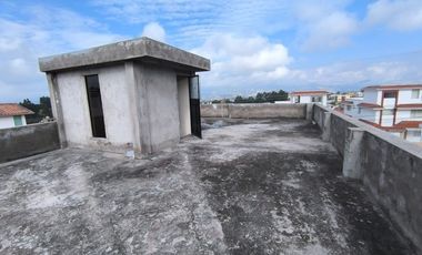 Casa con amplio terreno de 630 m² en urbanización privada (Cashapamba)