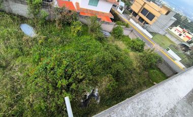 Casa con amplio terreno de 630 m² en urbanización privada (Cashapamba)