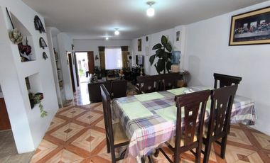 Casa con amplio terreno de 630 m² en urbanización privada (Cashapamba)