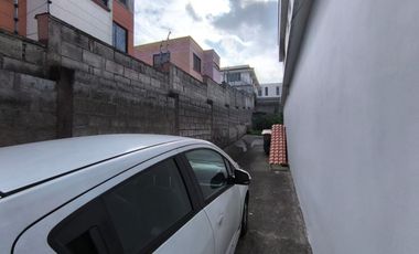 Casa con amplio terreno de 630 m² en urbanización privada (Cashapamba)