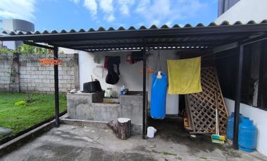 Casa con amplio terreno de 630 m² en urbanización privada (Cashapamba)