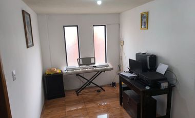 Casa con amplio terreno de 630 m² en urbanización privada (Cashapamba)