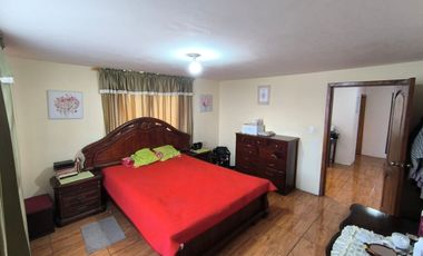 Casa con amplio terreno de 630 m² en urbanización privada (Cashapamba)