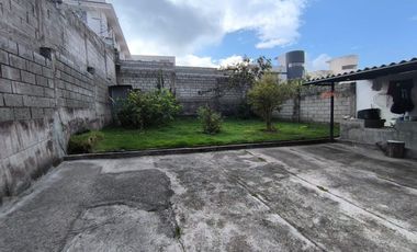 Casa con amplio terreno de 630 m² en urbanización privada (Cashapamba)