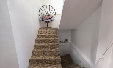 Casa con amplio terreno de 630 m² en urbanización privada (Cashapamba)