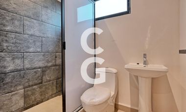 Casa en Venta en Cancun en Lagos del Sol con Terraza Cubierta y Alberca