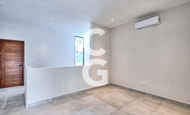 Casa en Venta en Cancun en Lagos del Sol con Terraza Cubierta y Alberca