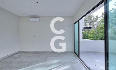 Casa en Venta en Cancun en Lagos del Sol con Terraza Cubierta y Alberca