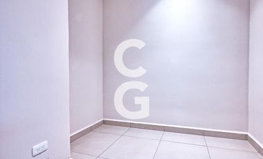 Casa en Venta en Cancun en Lagos del Sol con Terraza Cubierta y Alberca