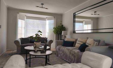 CASA DE TRES PISOS EN LOS CANTAROS DE QUILICURA