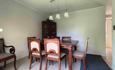 CASA DE TRES PISOS EN LOS CANTAROS DE QUILICURA