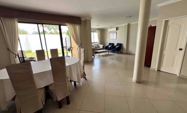 Se alquila linda casa esquinera en Vua a la Costa, Urb VÍA AL SOL, km 14,5