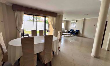 Se alquila linda casa esquinera en Vua a la Costa, Urb VÍA AL SOL, km 14,5