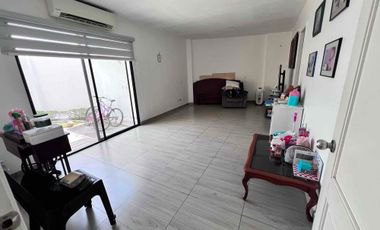 Se alquila linda casa esquinera en Vua a la Costa, Urb VÍA AL SOL, km 14,5