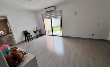 Se alquila linda casa esquinera en Vua a la Costa, Urb VÍA AL SOL, km 14,5