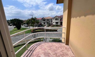 Se alquila linda casa esquinera en Vua a la Costa, Urb VÍA AL SOL, km 14,5