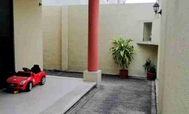 Casa en alquiler tres dormitorios