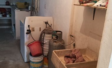 CASA CON AMPLIO TERRENO EN HUEHUETOCA