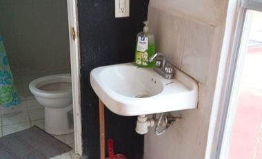 CASA CON AMPLIO TERRENO EN HUEHUETOCA