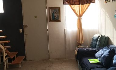 CASA CON AMPLIO TERRENO EN HUEHUETOCA