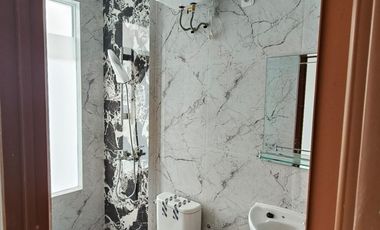 Disewakan Rumah Bagus 2 Lantai di Dukuh Kupang