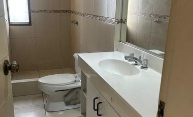 VENTA FLAT 2DO PISO URB. CC MONTERRICO A 1 CDRA AV. PRIMAVERA.CERCA 