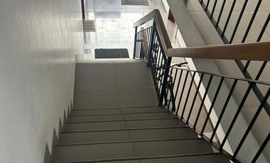 VENTA FLAT 2DO PISO URB. CC MONTERRICO A 1 CDRA AV. PRIMAVERA.CERCA 
