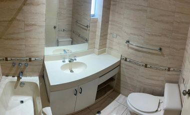 VENTA FLAT 2DO PISO URB. CC MONTERRICO A 1 CDRA AV. PRIMAVERA.CERCA 