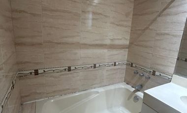 VENTA FLAT 2DO PISO URB. CC MONTERRICO A 1 CDRA AV. PRIMAVERA.CERCA 