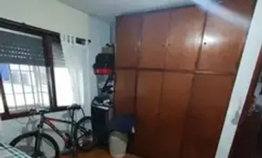 Barrio Colinas de Peralta Ramos, Chalet 4 ambientes con gran parque en venta apto crédito