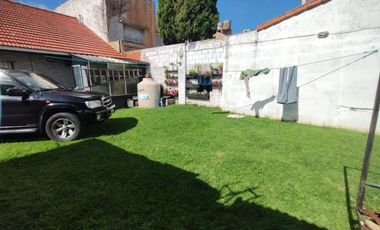 Barrio Colinas de Peralta Ramos, Chalet 4 ambientes con gran parque en venta apto crédito