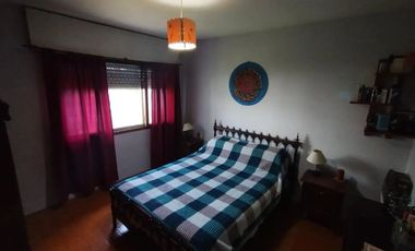 Barrio Colinas de Peralta Ramos, Chalet 4 ambientes con gran parque en venta apto crédito