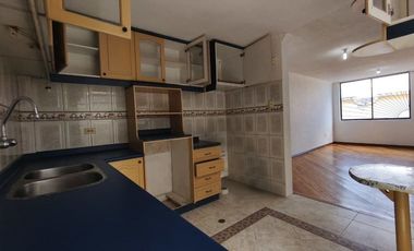 Casa en Venta de 2 Pisos en Conjunto Privado Calderón