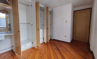 Casa en Venta de 2 Pisos en Conjunto Privado Calderón