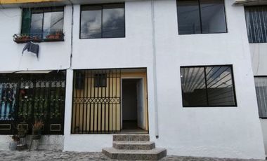 Casa en Venta de 2 Pisos en Conjunto Privado Calderón