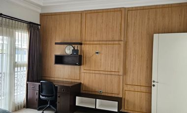 RUMAH CITRALAND  CLUSTER RAFLES GARDEN FULL FURNISH MURAH SIAP HUNI TERAWAT BERSIH