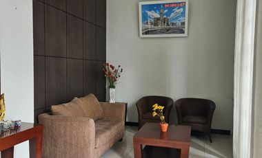 RUMAH CITRALAND  CLUSTER RAFLES GARDEN FULL FURNISH MURAH SIAP HUNI TERAWAT BERSIH