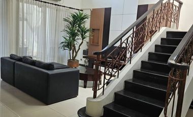 RUMAH CITRALAND  CLUSTER RAFLES GARDEN FULL FURNISH MURAH SIAP HUNI TERAWAT BERSIH