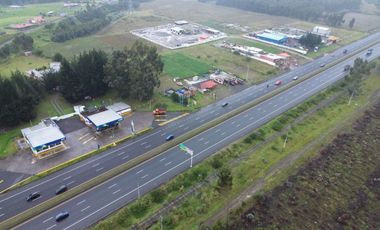 Terreno comercial en vía al Parque Nacional Cotopaxi – 2.546 m2