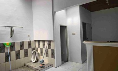 Dikontrakan Rumah 3KT 2 Lantai Depan RS Primaya di Galuhmas Karawang