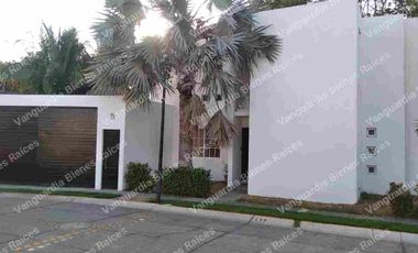 Casa amueblada en renta con recamara en planta baja. En Bucerías, Bahía de Banderas Nayarit. Cerca de la Mega Soriana