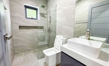 Stunning Brand New House & Lot with Roofdeck for Sale in BF Homes, Parañaque City