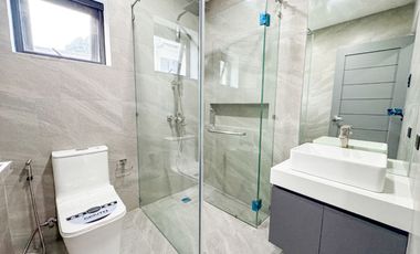 Stunning Brand New House & Lot with Roofdeck for Sale in BF Homes, Parañaque City