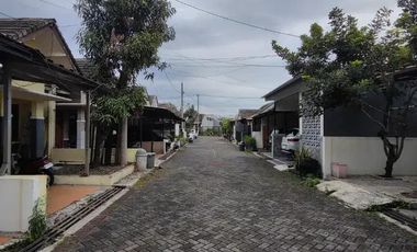 DISEWAKAN RUMAH TERAWAT SIAP HUNI DI DAERAH ARCAMANIK KOTA BANDUNG