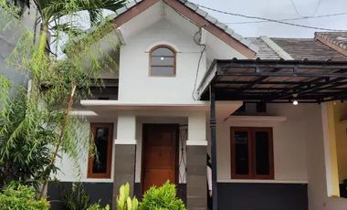 DISEWAKAN RUMAH TERAWAT SIAP HUNI DI DAERAH ARCAMANIK KOTA BANDUNG