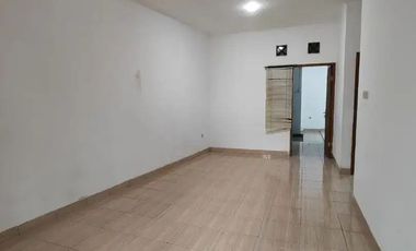 DISEWAKAN RUMAH TERAWAT SIAP HUNI DI DAERAH ARCAMANIK KOTA BANDUNG