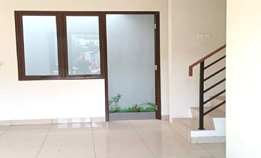 Burgundy 7 Premium Depan Taman Siap Huni CASH ONLY @Summarecon Bekasi