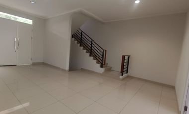 Bluebell Jalan Utama Disewakan Siap Huni ada AC Gordyn Rapih