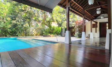 Rumah Villa Luas 2000m 6 Kamar Kolam Renang Cilandak Dekat Pondok Indah
